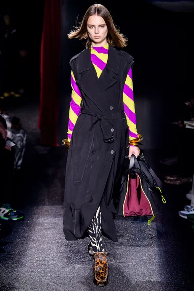 Look 38